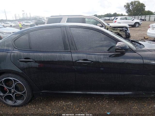 2022 ALFA ROMEO GIULIA VELOCE TI RWD 13