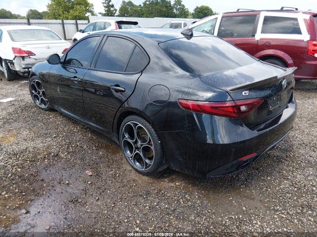 2022 ALFA ROMEO GIULIA VELOCE TI RWD 3