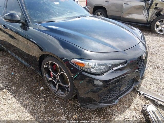 2022 ALFA ROMEO GIULIA VELOCE TI RWD 6