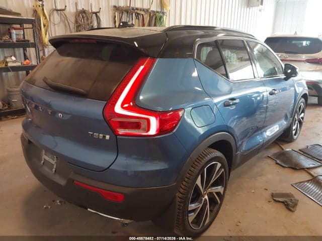 2019 VOLVO XC40 T5 R-DESIGN 4