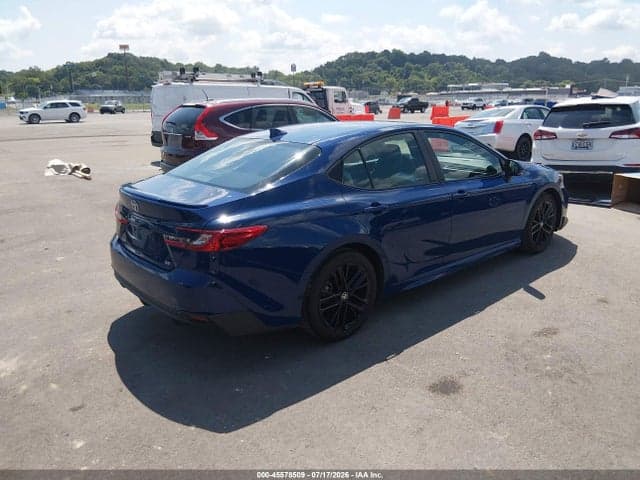 2025 TOYOTA CAMRY SE 4