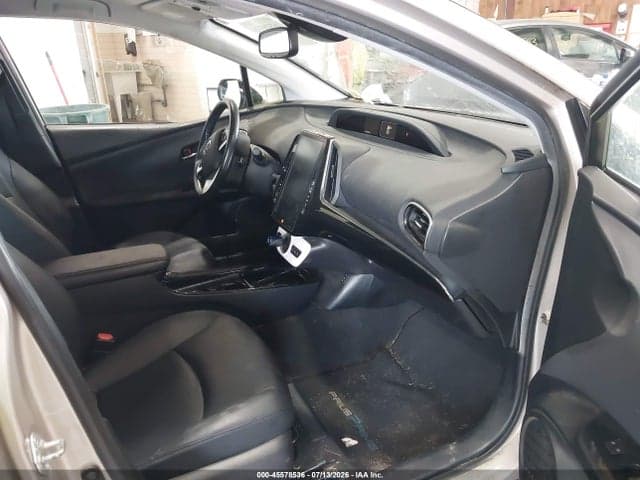 2017 TOYOTA PRIUS PRIME ADVANCED 5