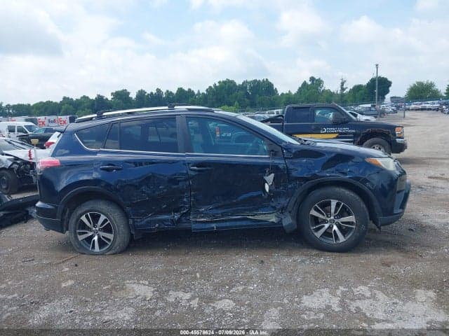 2017 TOYOTA RAV4 XLE 13