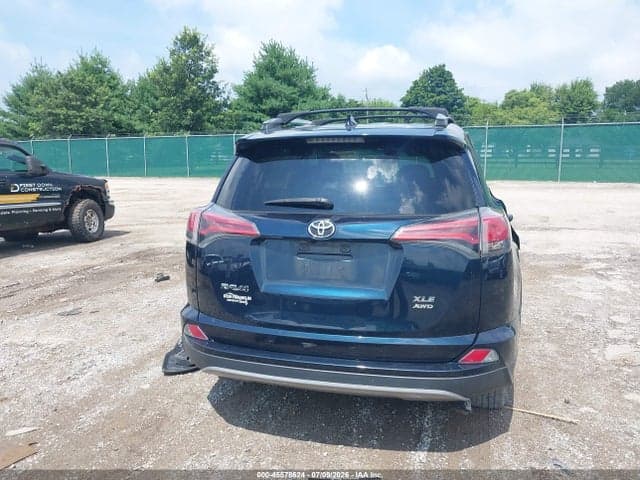 2017 TOYOTA RAV4 XLE 16