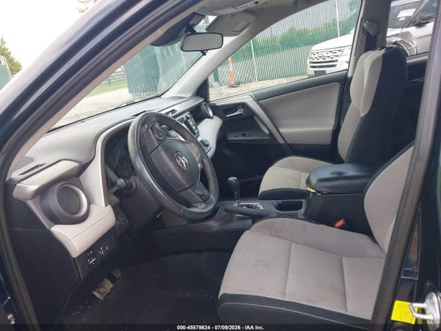 2017 TOYOTA RAV4 XLE 5