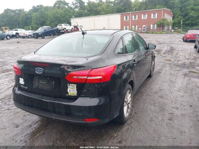 2017 FORD FOCUS SE 4