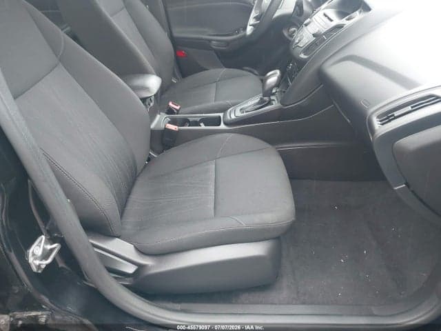 2017 FORD FOCUS SE 5
