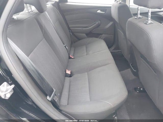 2017 FORD FOCUS SE 8