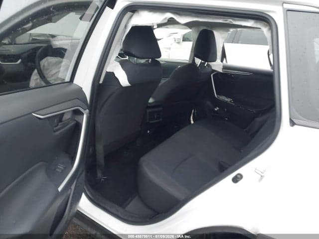 2023 TOYOTA RAV4 LE 8