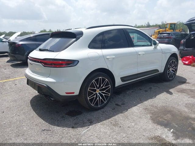 2026 PORSCHE MACAN T 4