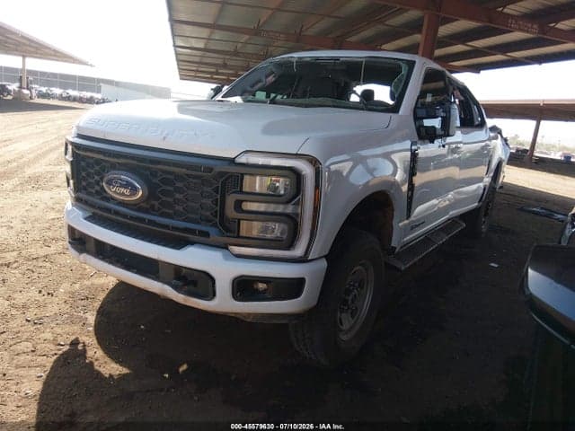 2024 FORD F-350 XLT 2
