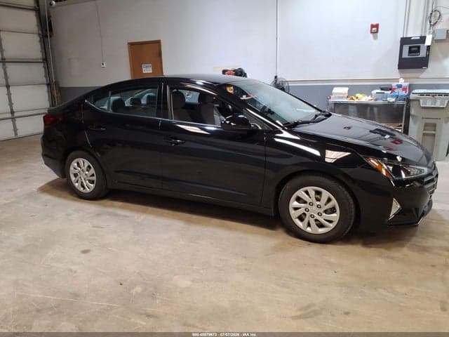 2020 HYUNDAI ELANTRA SE 13