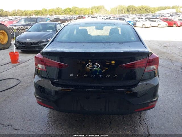 2020 HYUNDAI ELANTRA SE 16