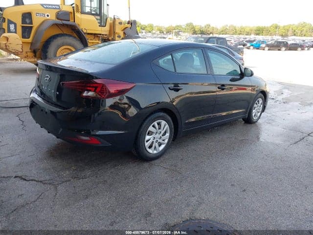 2020 HYUNDAI ELANTRA SE 4