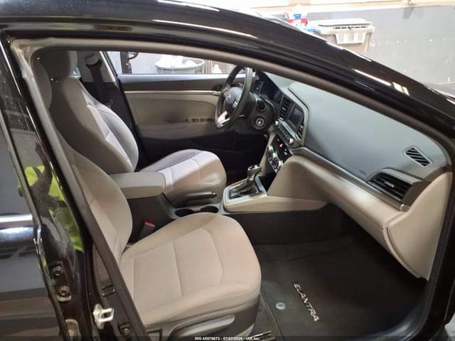 2020 HYUNDAI ELANTRA SE 5
