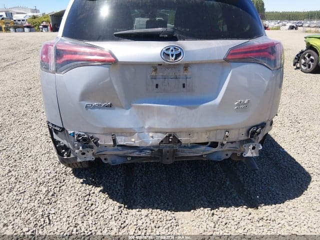 2017 TOYOTA RAV4 XLE 6