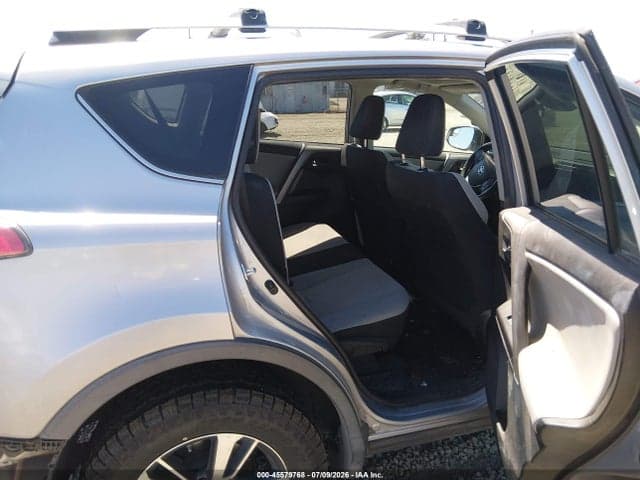 2017 TOYOTA RAV4 XLE 8