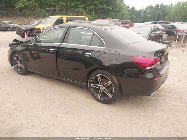 2021 MERCEDES-BENZ A 220 4MATIC 3