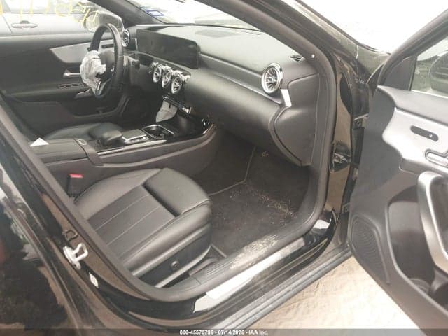 2021 MERCEDES-BENZ A 220 4MATIC 5