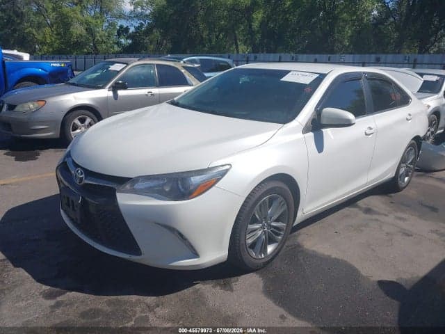 2017 TOYOTA CAMRY SE 2