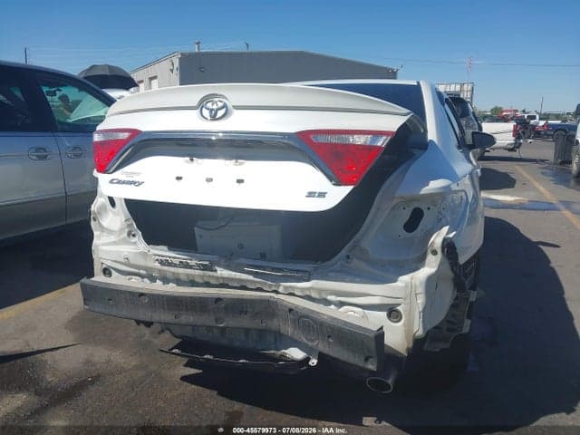 2017 TOYOTA CAMRY SE 6