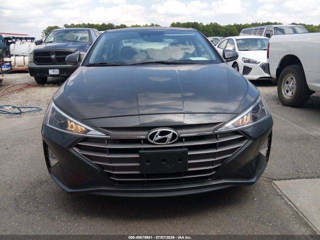 2020 HYUNDAI ELANTRA SE 12