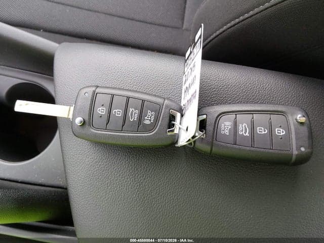 2025 HYUNDAI ELANTRA SE 11