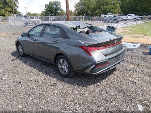 2025 HYUNDAI ELANTRA SE 3