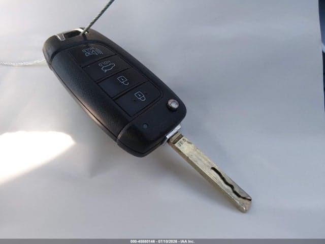 2024 HYUNDAI ELANTRA SE 11