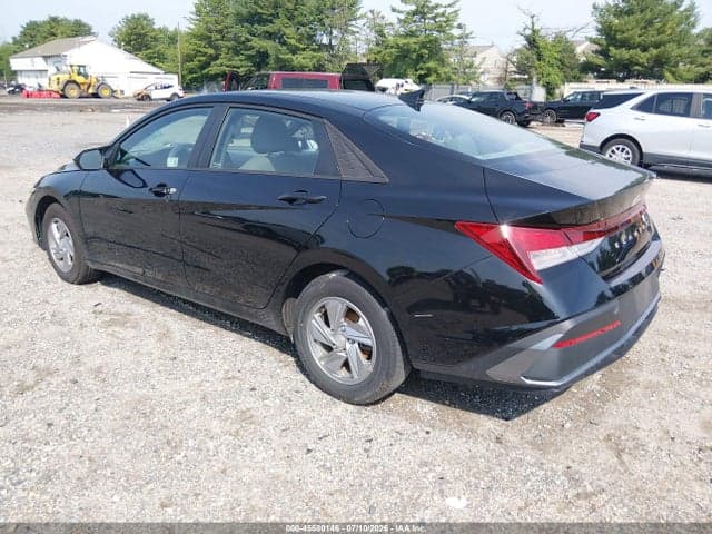 2024 HYUNDAI ELANTRA SE 3