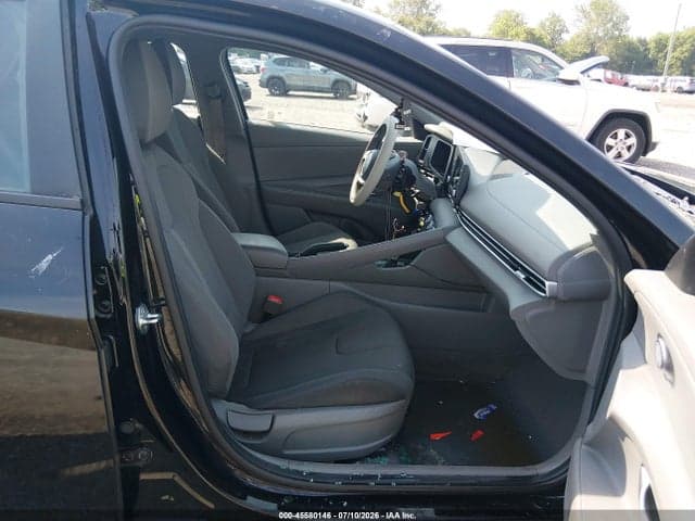 2024 HYUNDAI ELANTRA SE 5