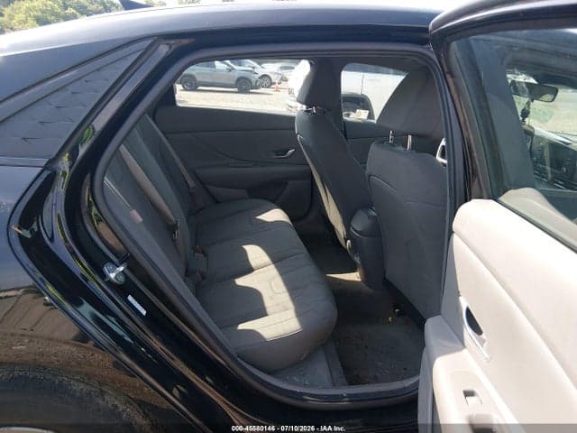 2024 HYUNDAI ELANTRA SE 8