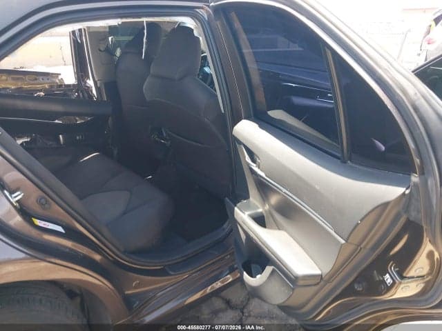 2019 TOYOTA CAMRY HYBRID LE 8