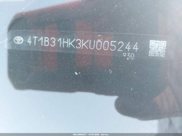 2019 TOYOTA CAMRY HYBRID LE 9