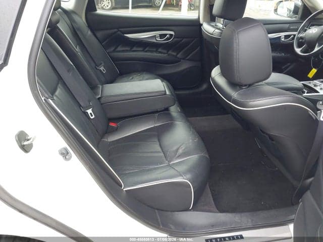 2017 INFINITI Q70L 3.7X 8