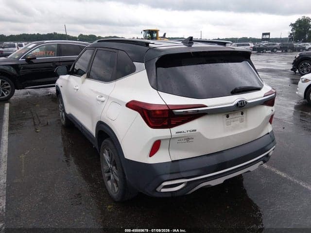 2021 KIA SELTOS S 3