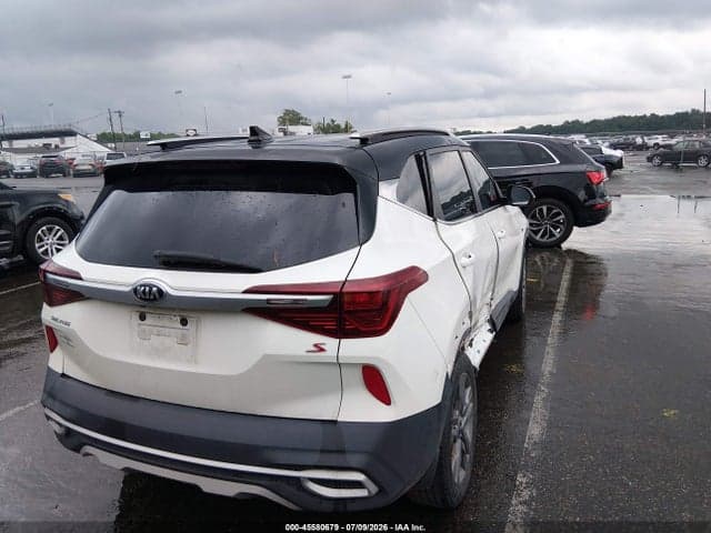 2021 KIA SELTOS S 4