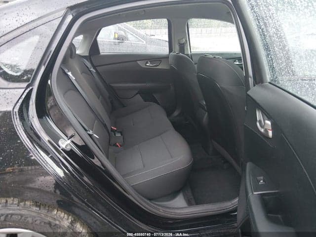2019 KIA FORTE FE 8