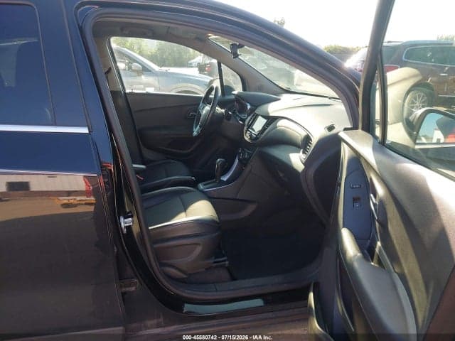 2019 CHEVROLET TRAX LT 5