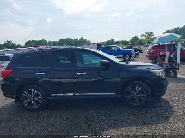 2017 NISSAN PATHFINDER PLATINUM 13