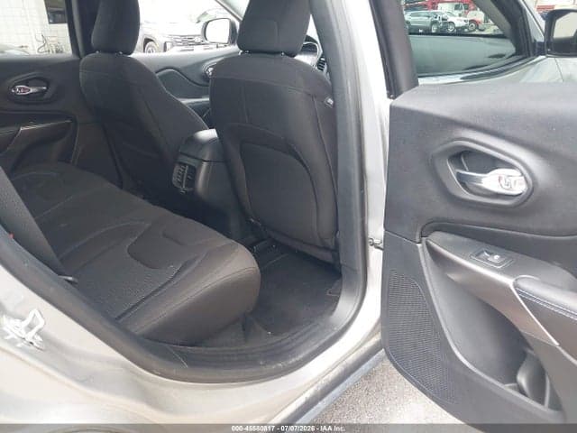 2019 JEEP CHEROKEE LATITUDE 4X4 8
