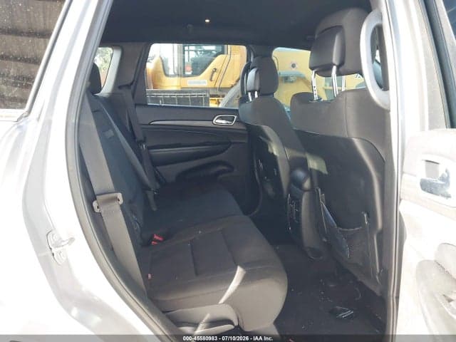 2018 JEEP GRAND CHEROKEE LAREDO 4X2 8
