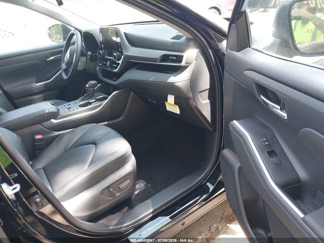 2026 TOYOTA HIGHLANDER XLE 5