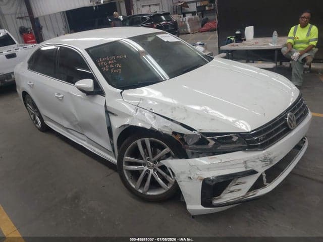 2017 VOLKSWAGEN PASSAT 1.8T R-LINE
