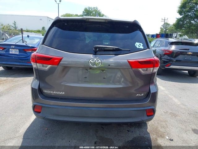 2018 TOYOTA HIGHLANDER XLE 16