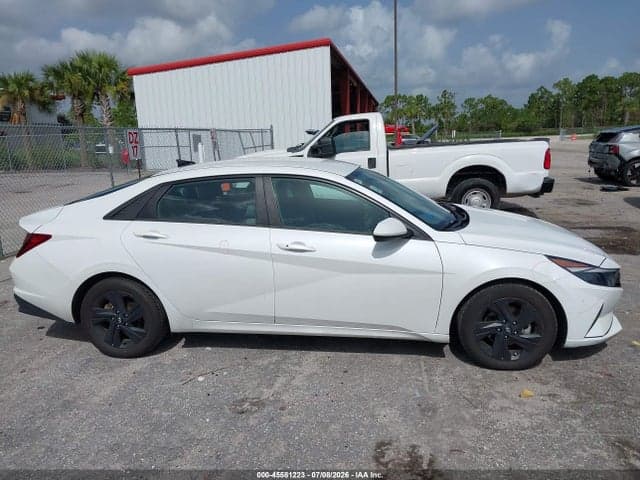 2022 HYUNDAI ELANTRA SEL 13