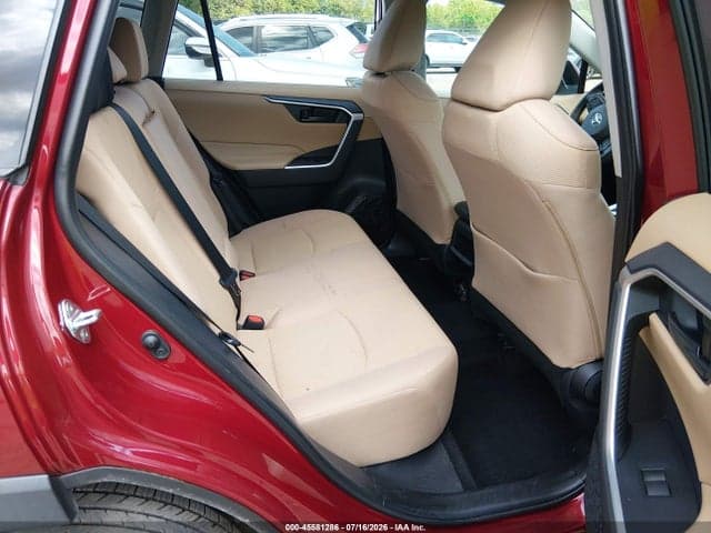 2019 TOYOTA RAV4 LE 8