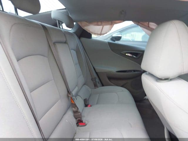 2017 CHEVROLET MALIBU 1LT 8