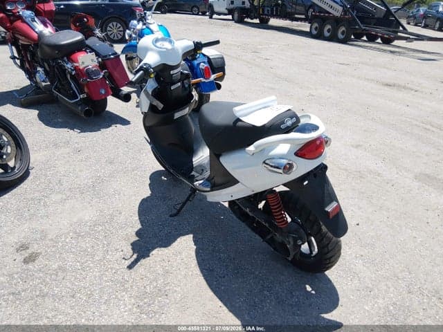 2021 GENUINE SCOOTER CO. BUDDY 50 3
