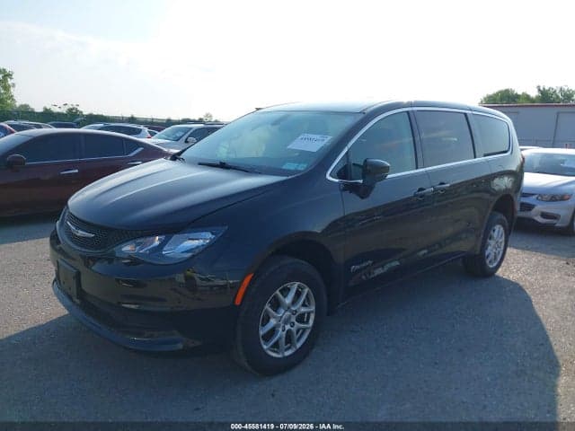 2022 CHRYSLER VOYAGER LX 2